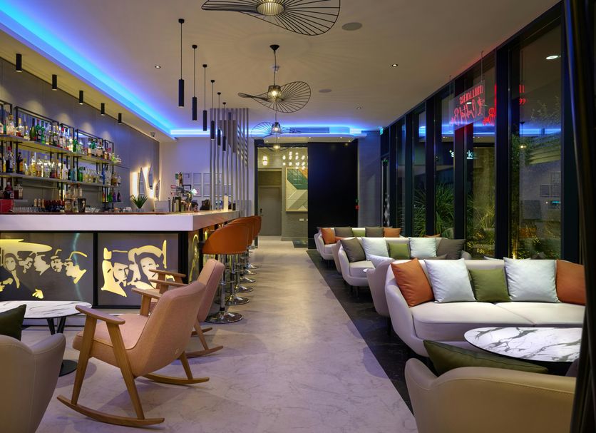 Bar Photo