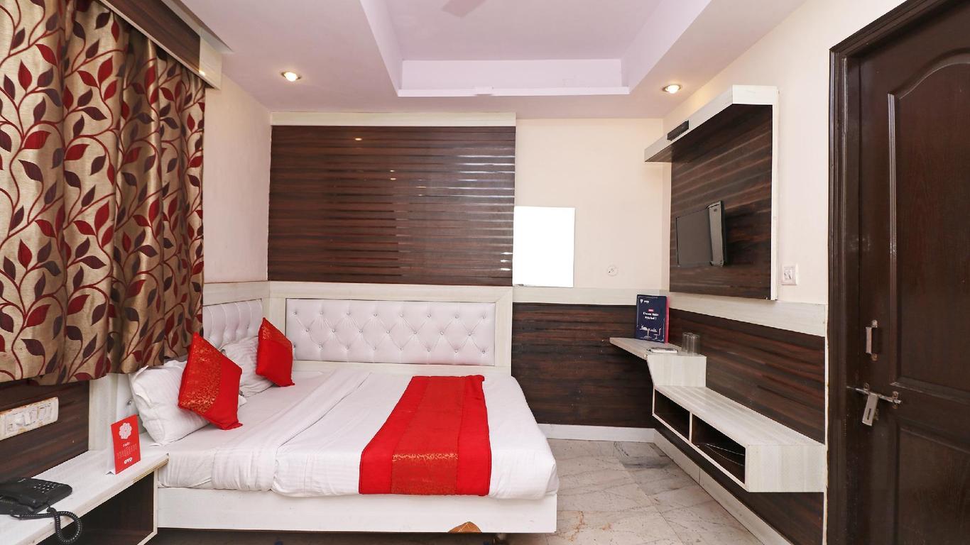 OYO Flagship 12739 Mahesh Inn