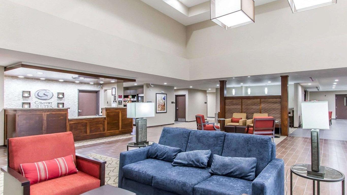 Comfort Suites West Omaha