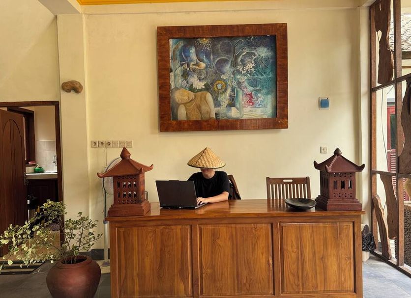 Front desk Photo