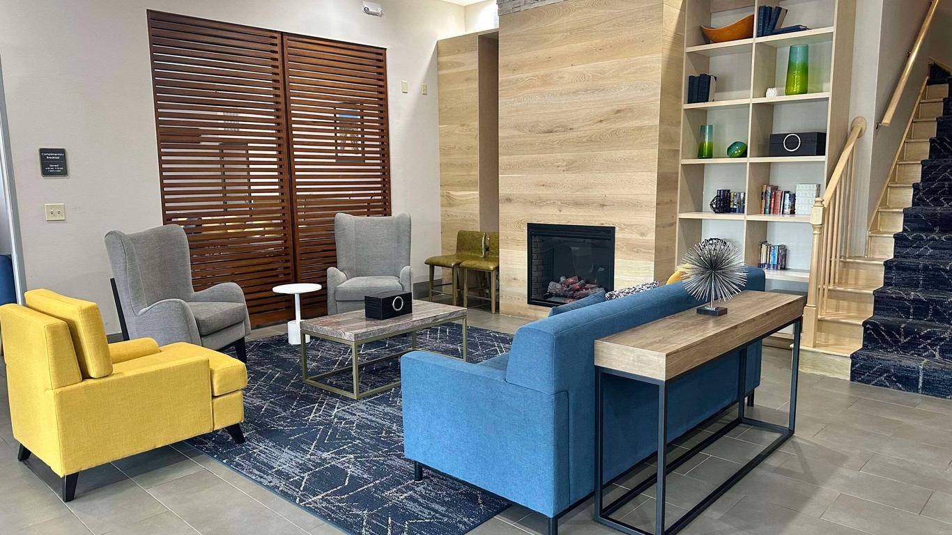 Comfort Inn & Suites Cartersville - Emerson Lake Point