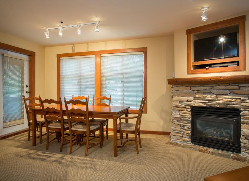 Dining room Photo