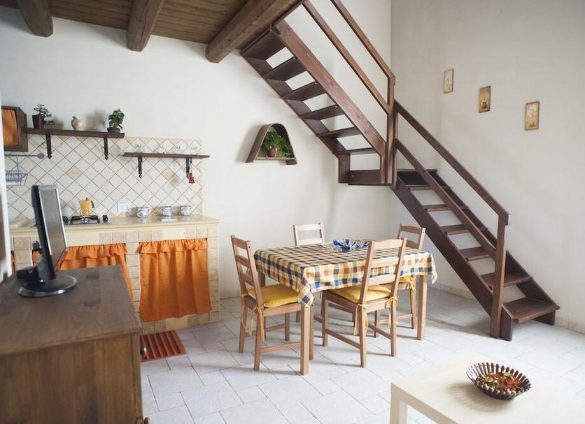 Dining room Photo