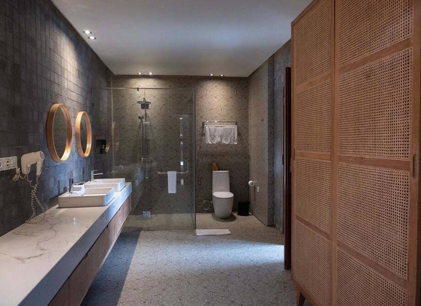 Bathroom Photo