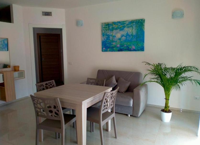 Dining room Photo