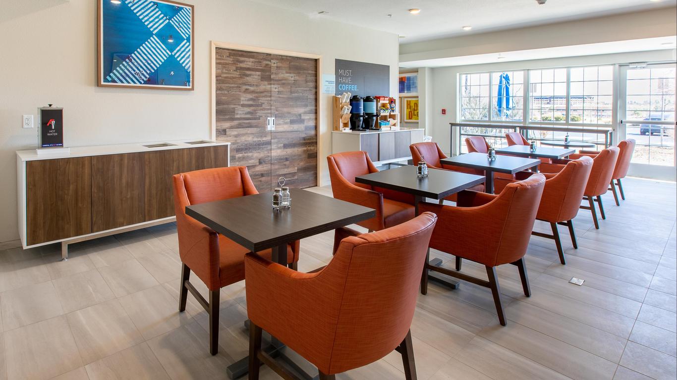 Holiday Inn Express & Suites Englewood - Denver South