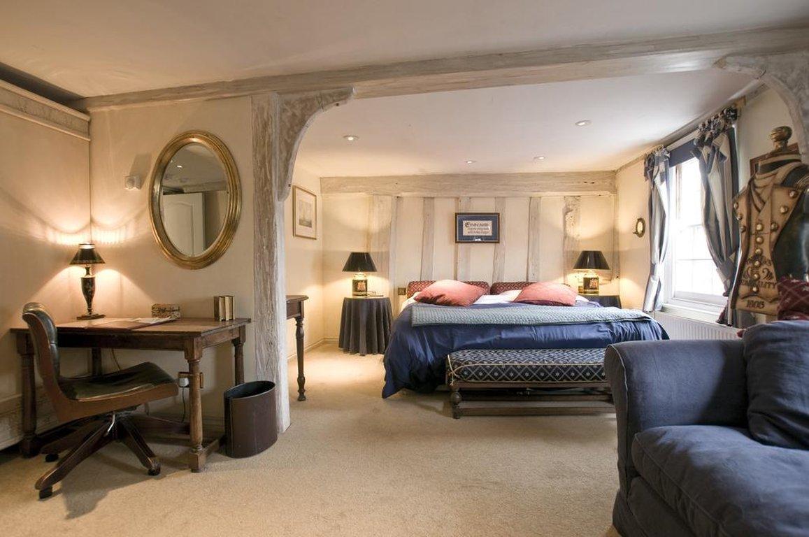 The Bell Inn Hotel from 90. Stanford le Hope Hotel Deals