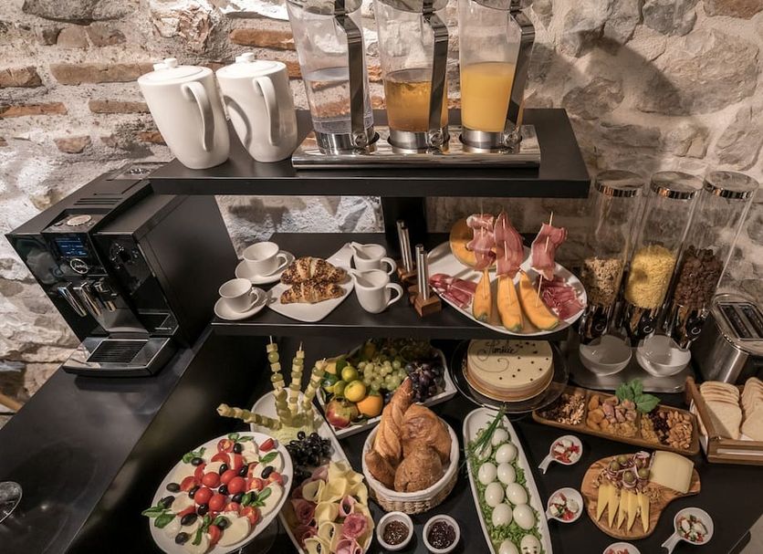 Buffet Photo