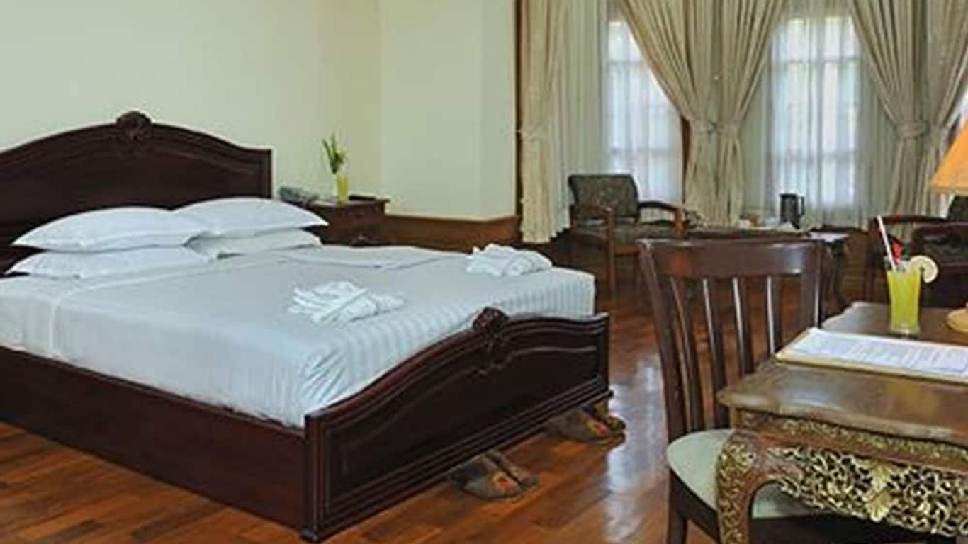 Royal Reward Resort