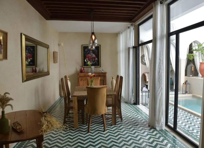 Dining room Photo