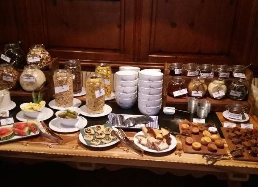 Buffet Photo