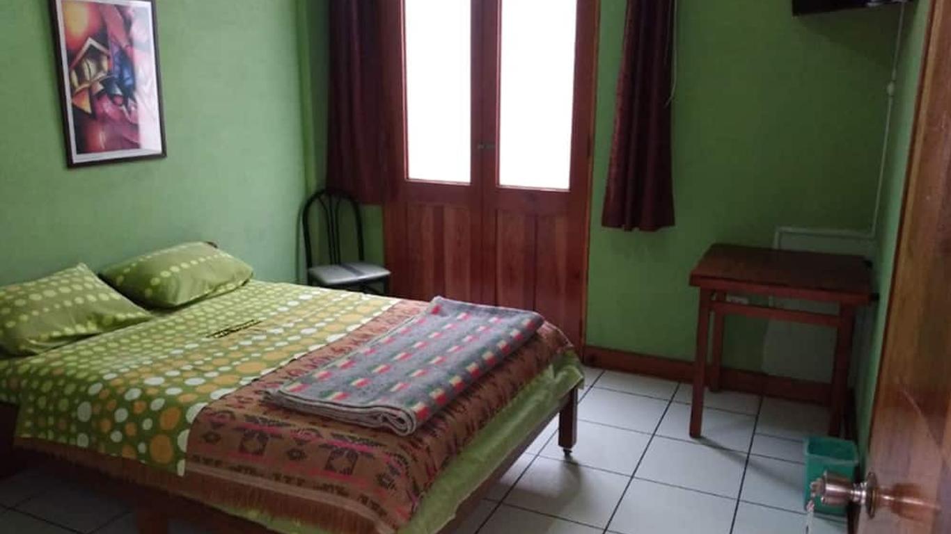 Hostal Yaki