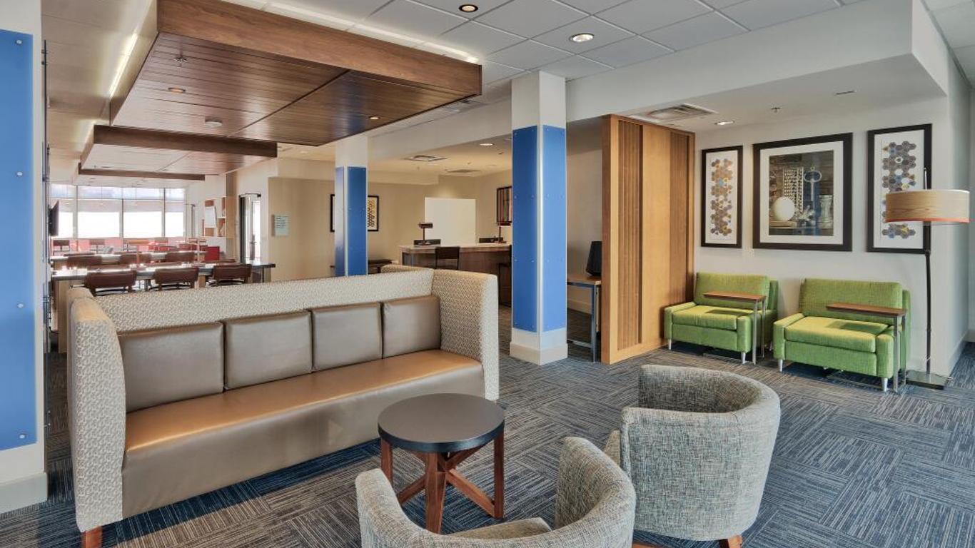 Holiday Inn Express & Suites Albuquerque East