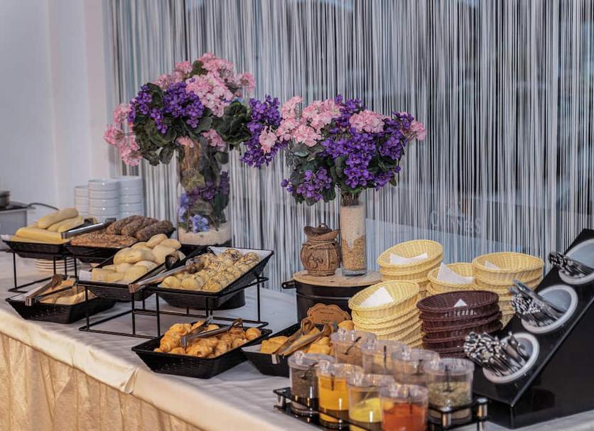 Buffet Photo
