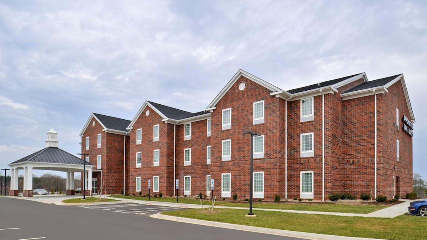 Appomattox Inn and Suites