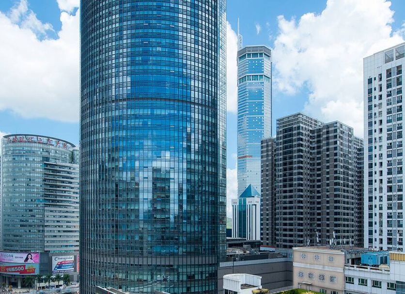 Huaqiang Plaza Hotel Shenzhen overlooking Shanghai-like skyline?