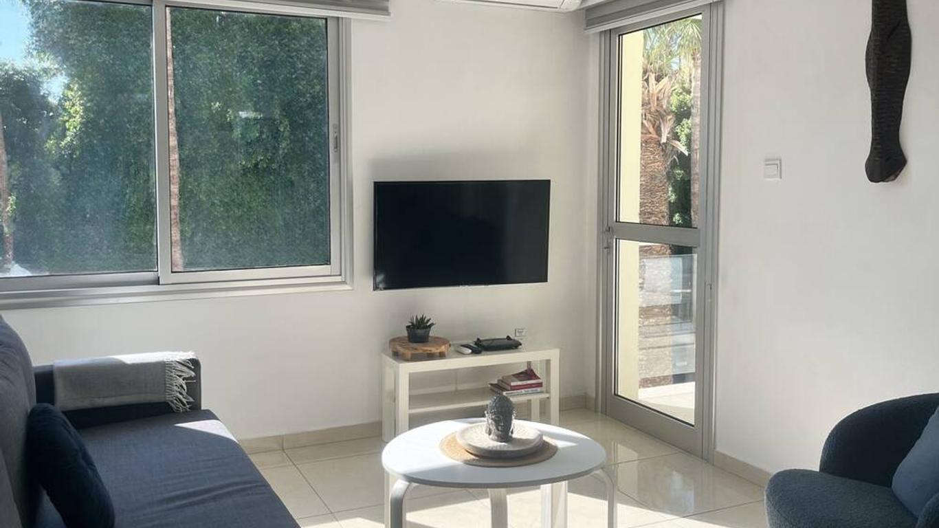 Phaedrus Living Constantinos Seaview Residence