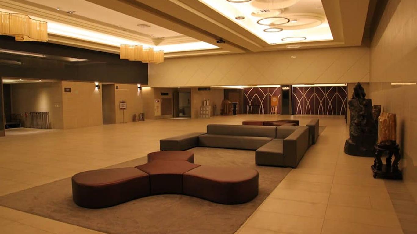 Holiday Inn Taoyuan Airport