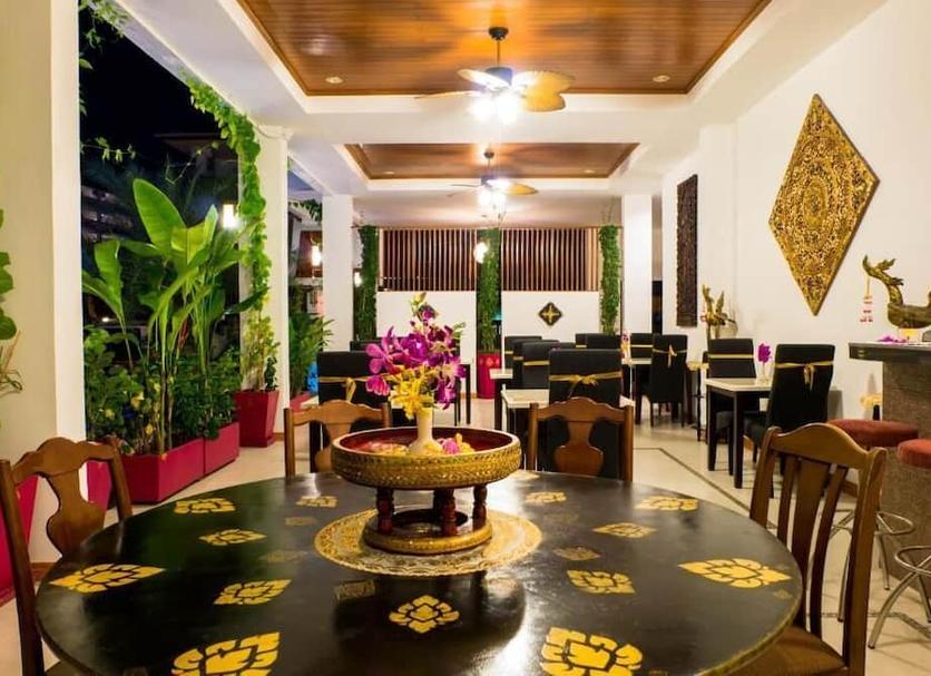 Restaurant Photo