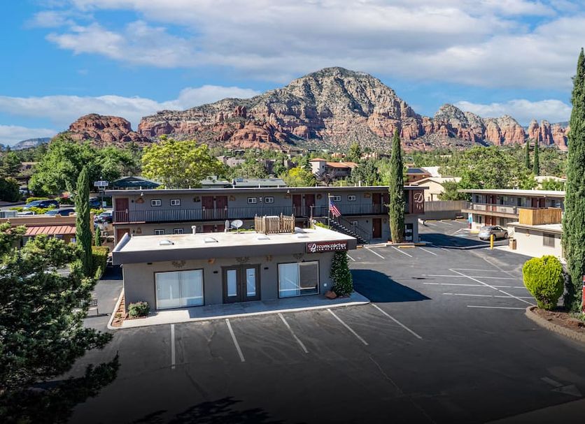 Dreamcatcher Inn of Sedona in Sedona with red rock mountain views and parking lot