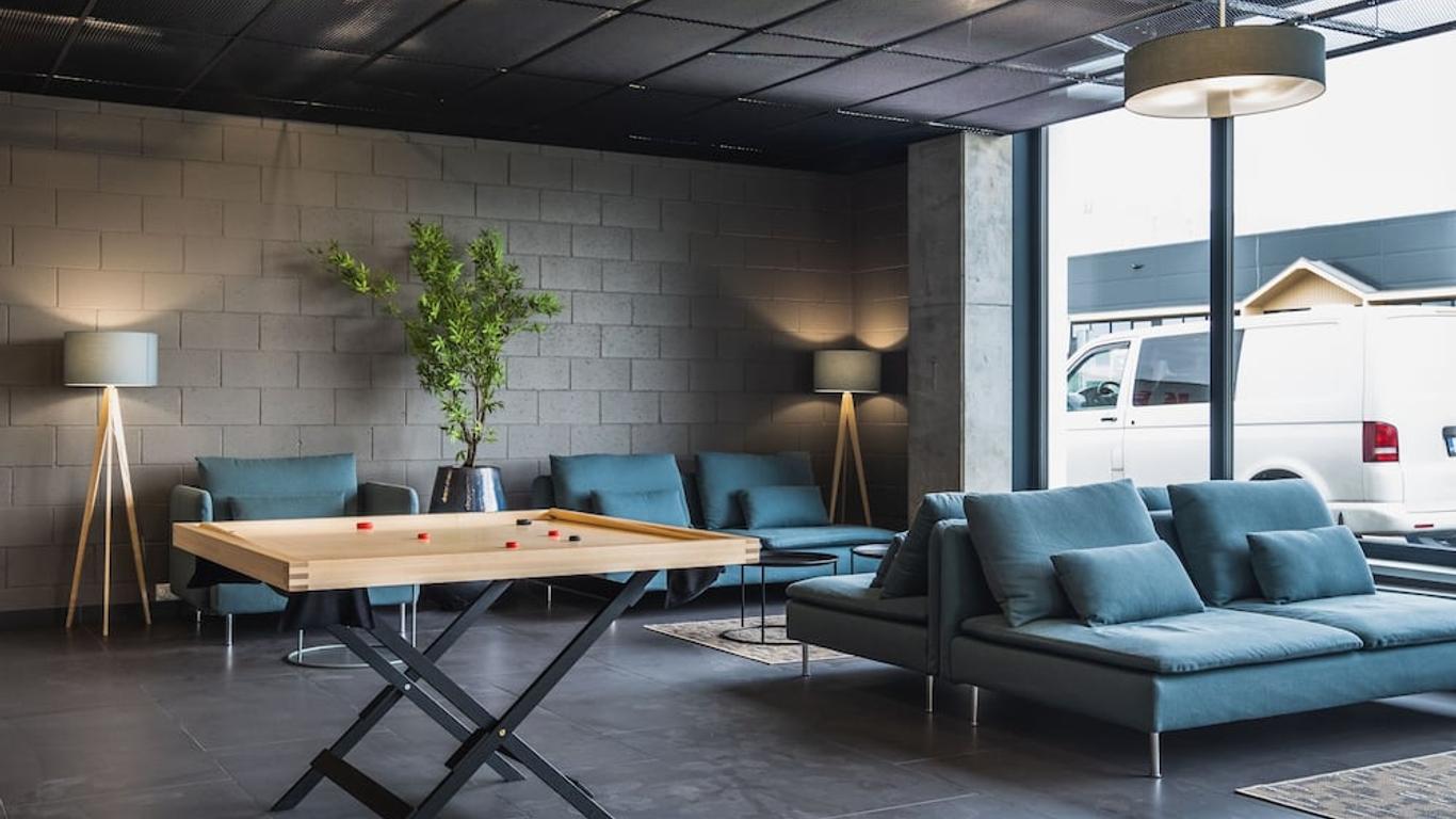 Eduard House by Larsen