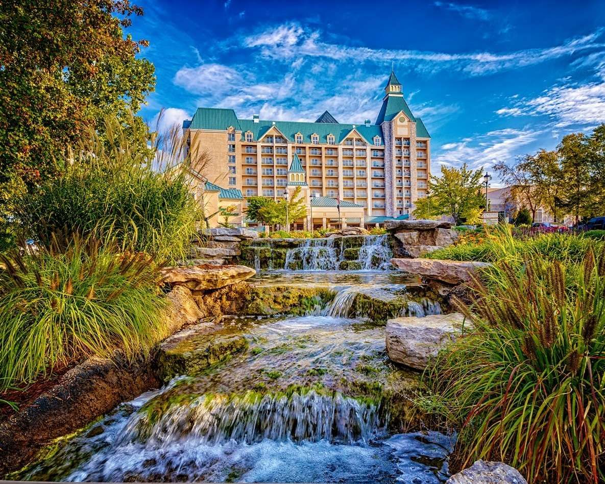 Chateau On The Lake Resort Spa And Convention Center from $107. Branson  Hotel Deals & Reviews - KAYAK