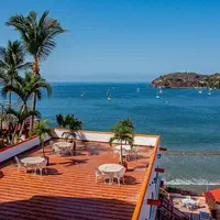 Hotels near Playa la Ropa (Zihuatanejo) from $35/night - KAYAK