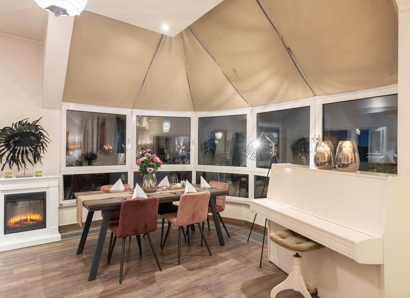 Dining room Photo