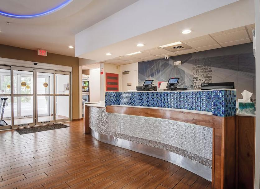 Front desk Photo