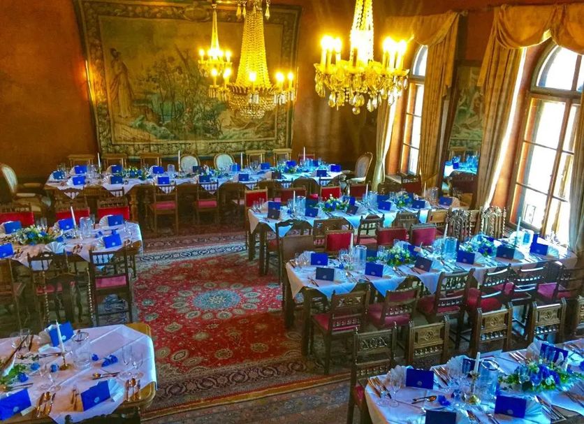 Banquet hall Photo