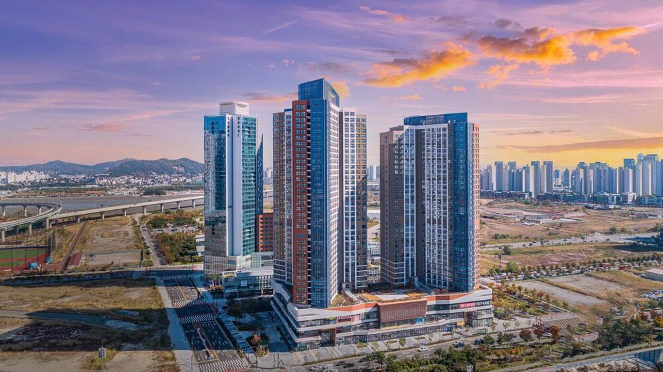 Urbanstay Songdo Moonlight Park