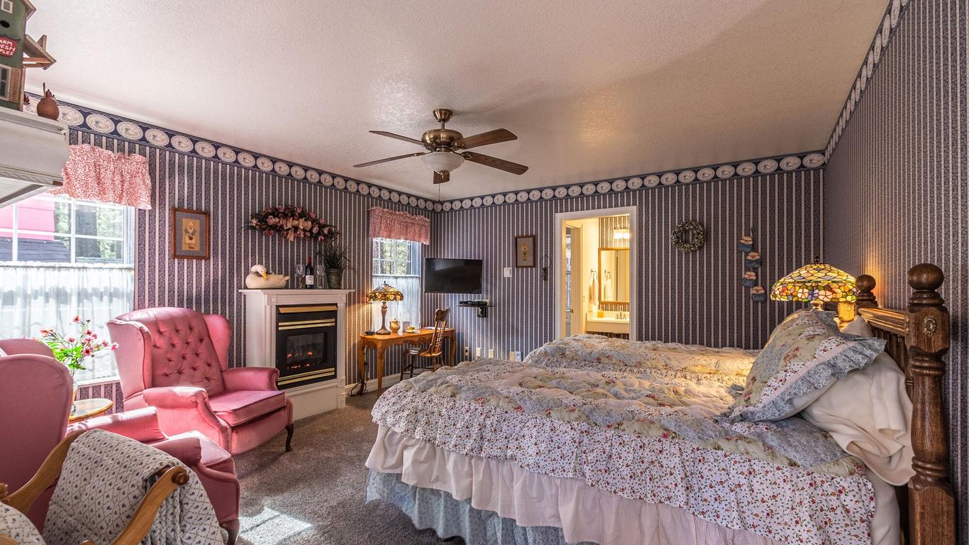 Apples Bed and Breakfast Inn