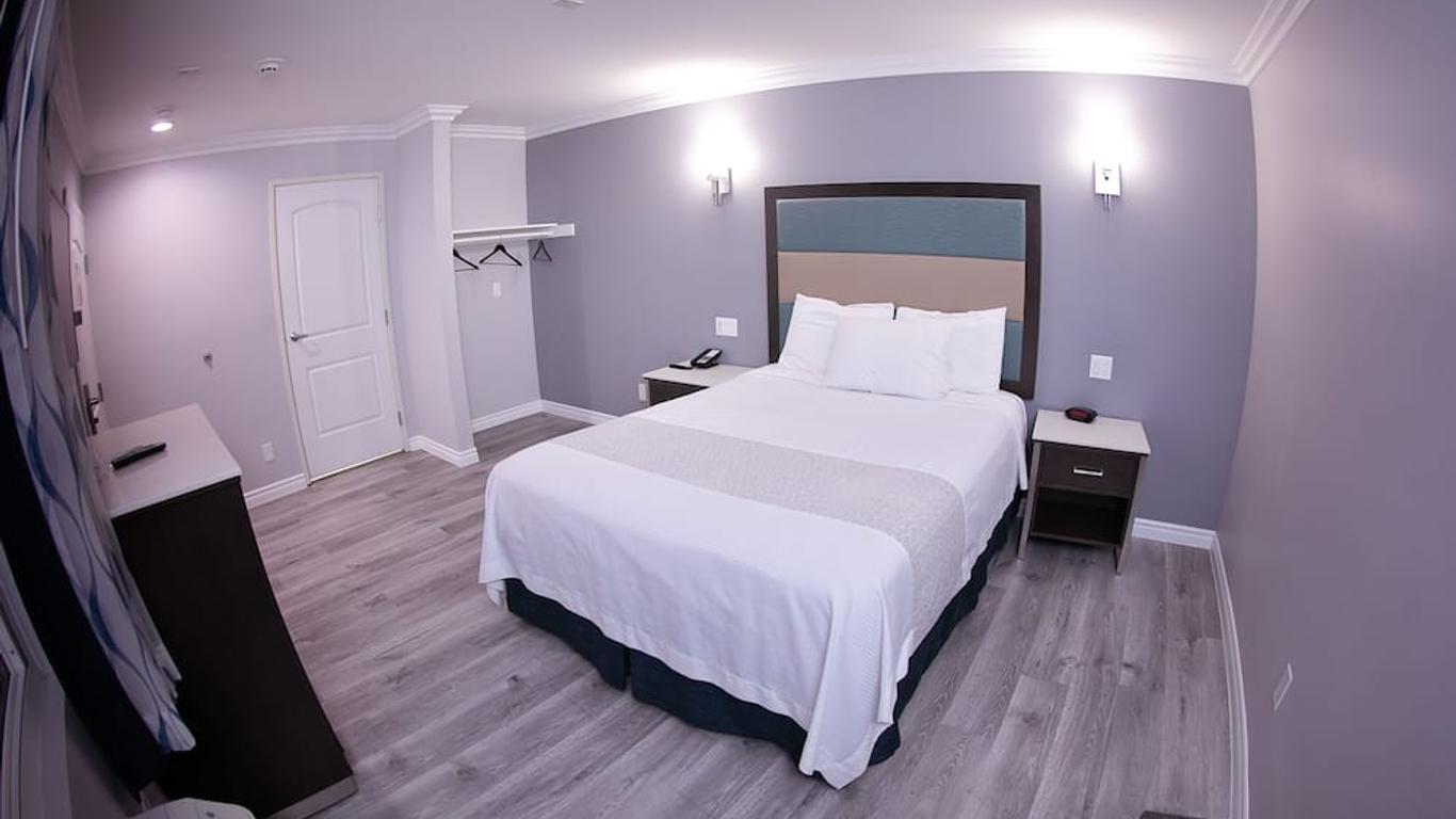 Travelodge Inn & Suites by Wyndham West Covina