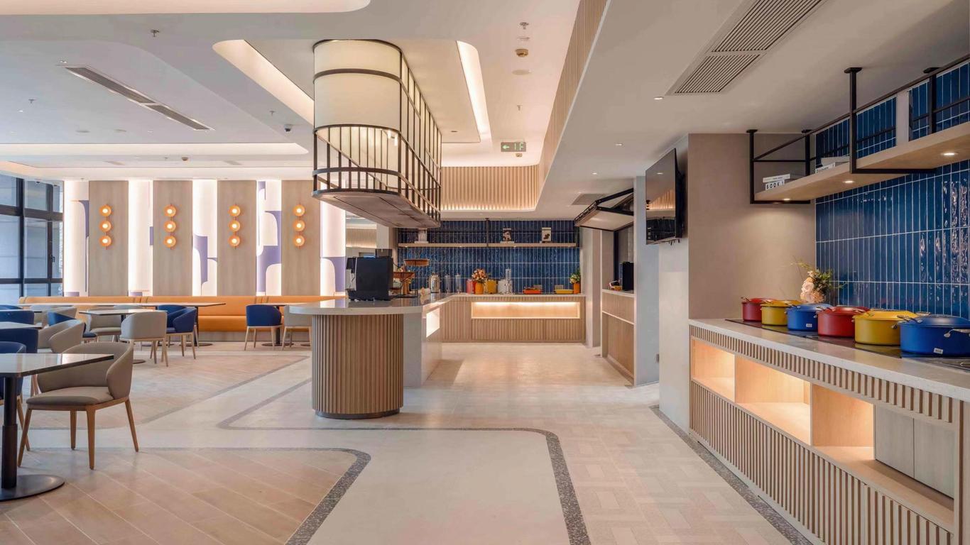 Holiday Inn Express Shanghai Hongqiao Necc By IHG