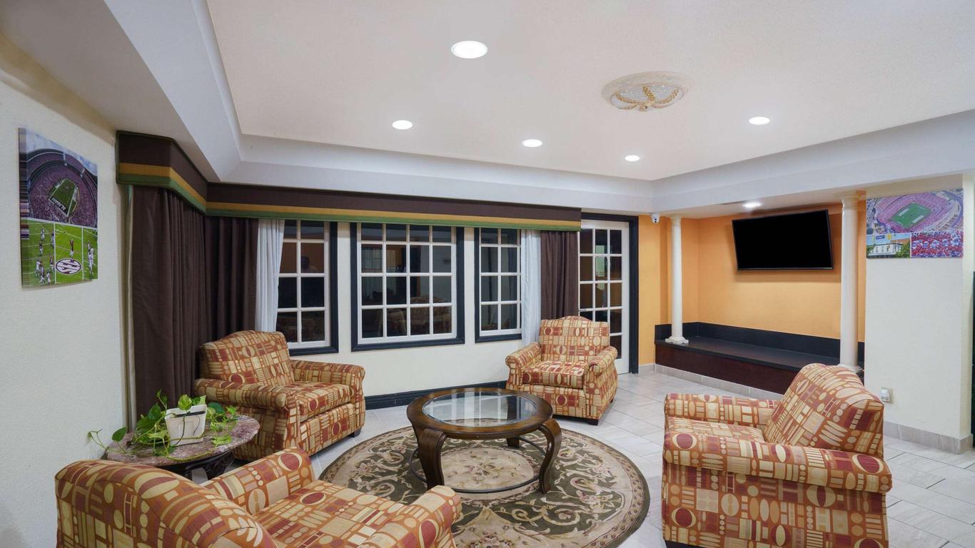 Travelodge by Wyndham Montgomery East
