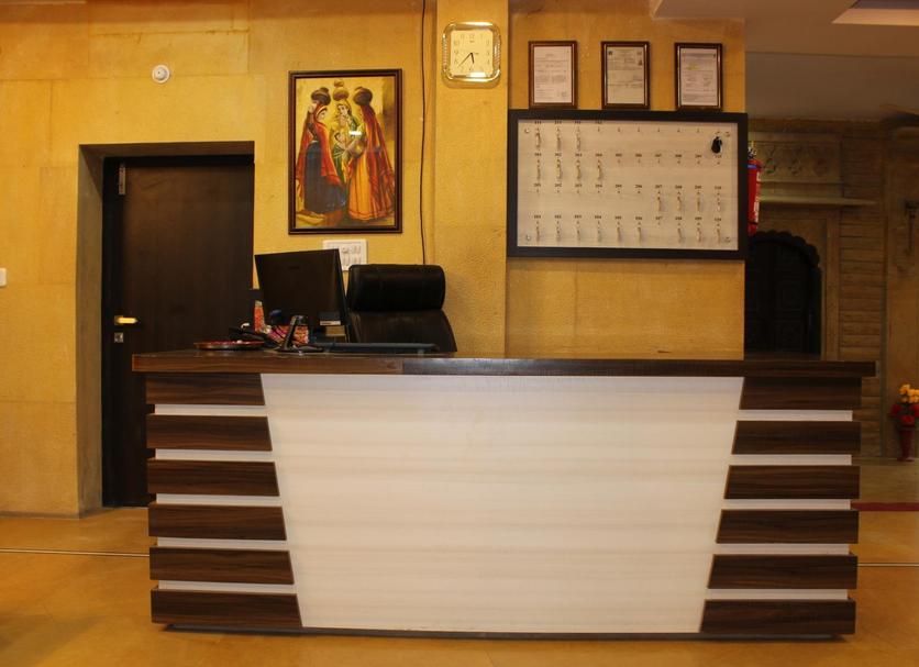 Front desk Photo