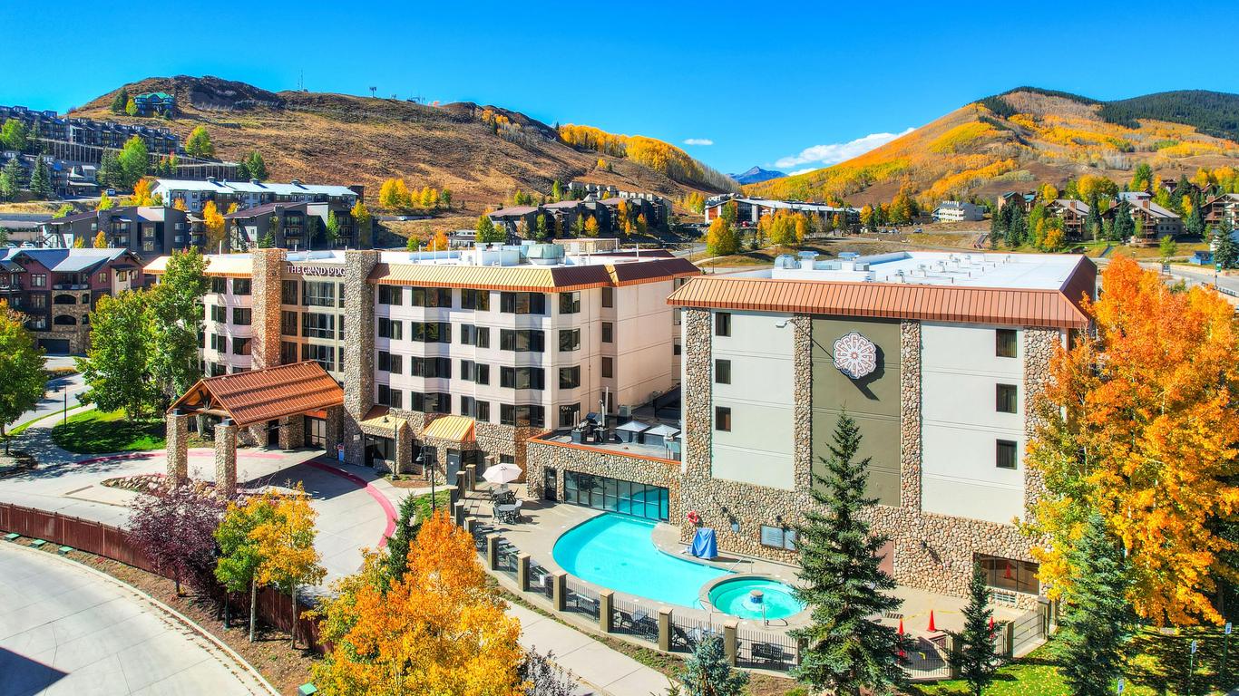 The Grand Lodge Hotel and Suites