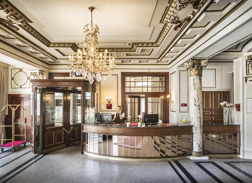 Front desk Photo