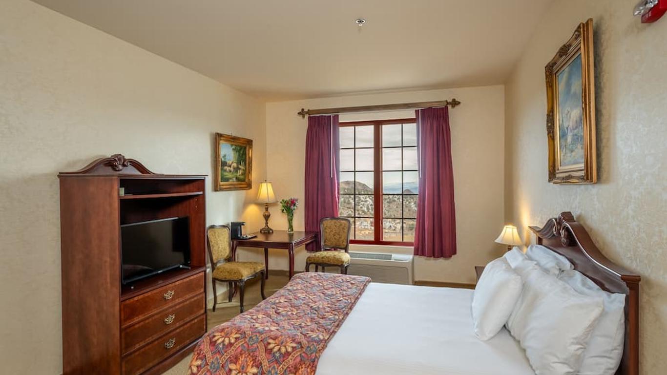 Silverland Inn
