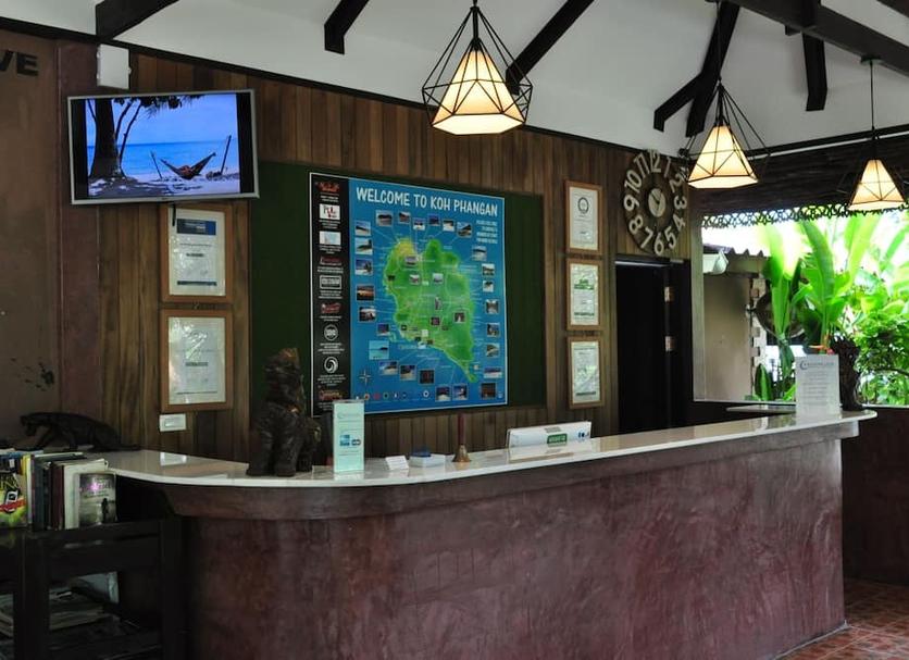 Front desk Photo