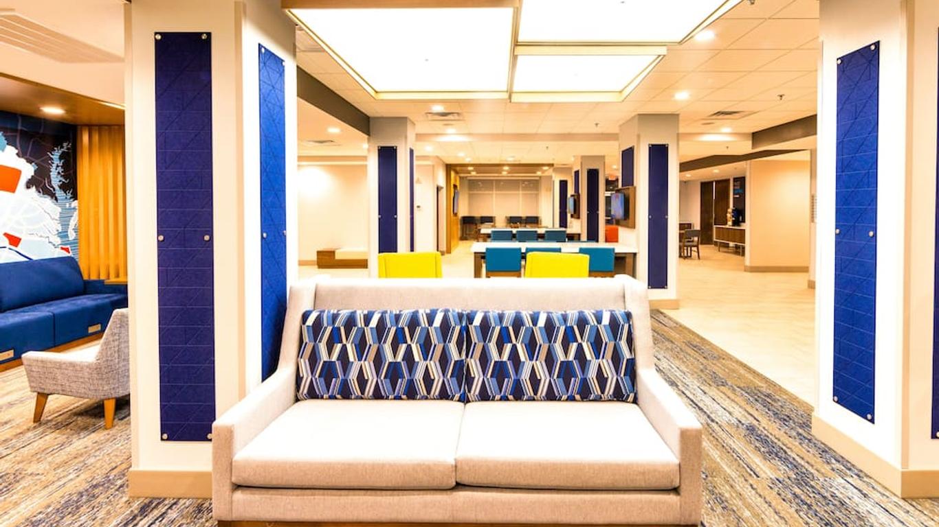 Holiday Inn Express & Suites Harrisonburg – University Area