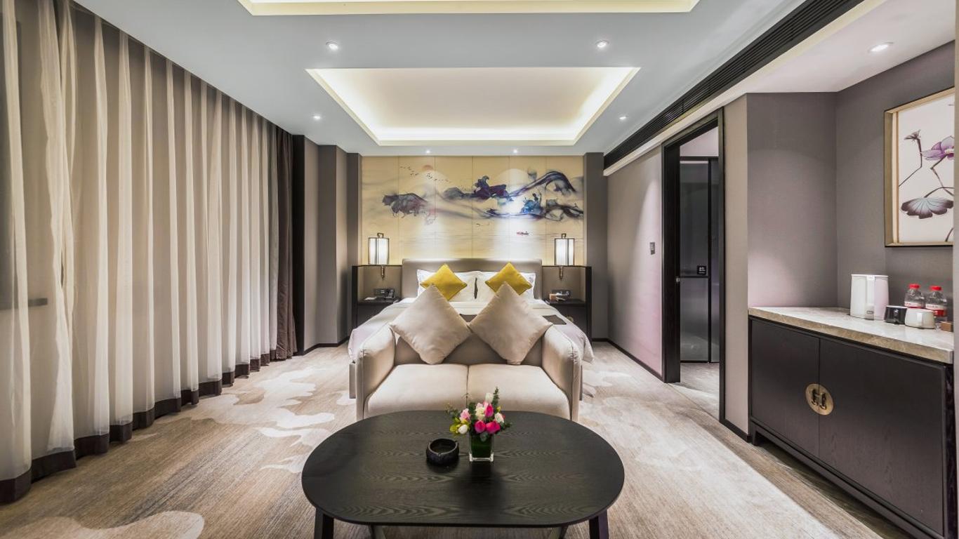 Rezen Dong Hotel Chengdu Tianfu Square