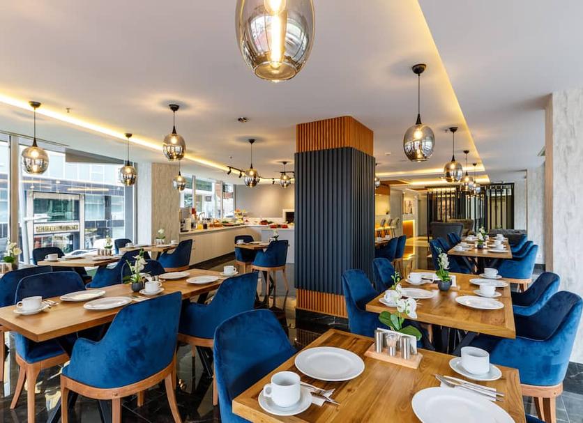 Restaurant Photo