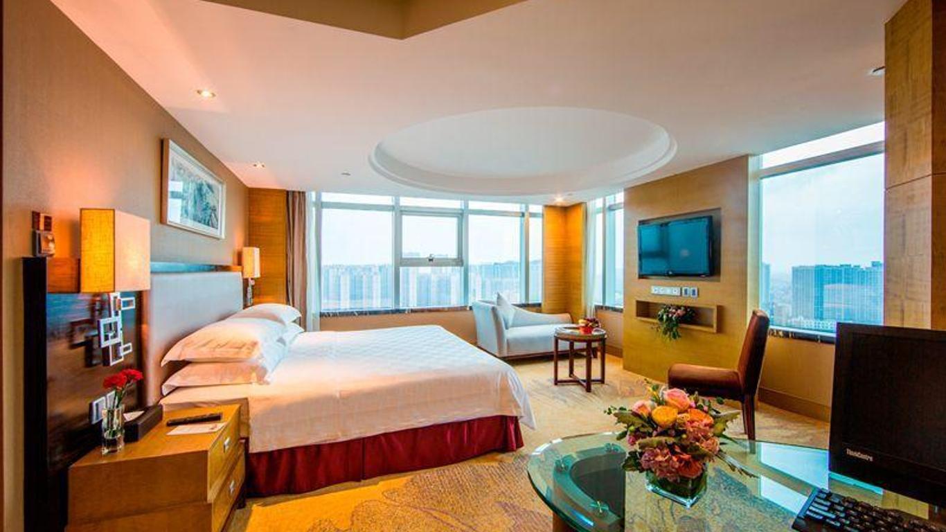 Aile Crown Holiday Hotel
