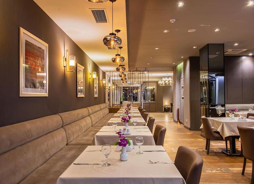 Restaurant Photo