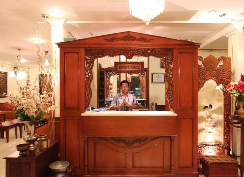 Front desk Photo