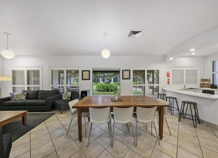 Dining room Photo