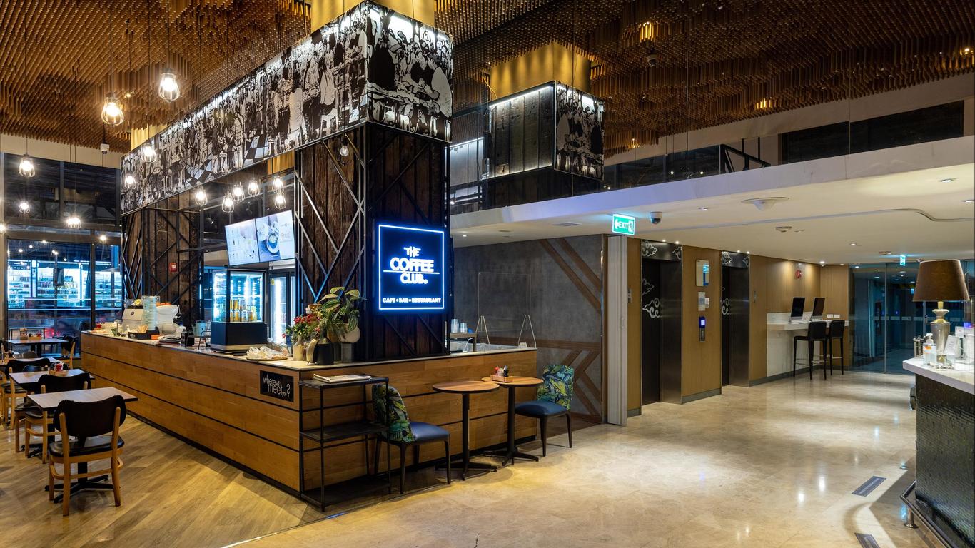 Holiday Inn Express Bangkok Sukhumvit 11 From 2 Bangkok Hotel Deals Reviews Kayak