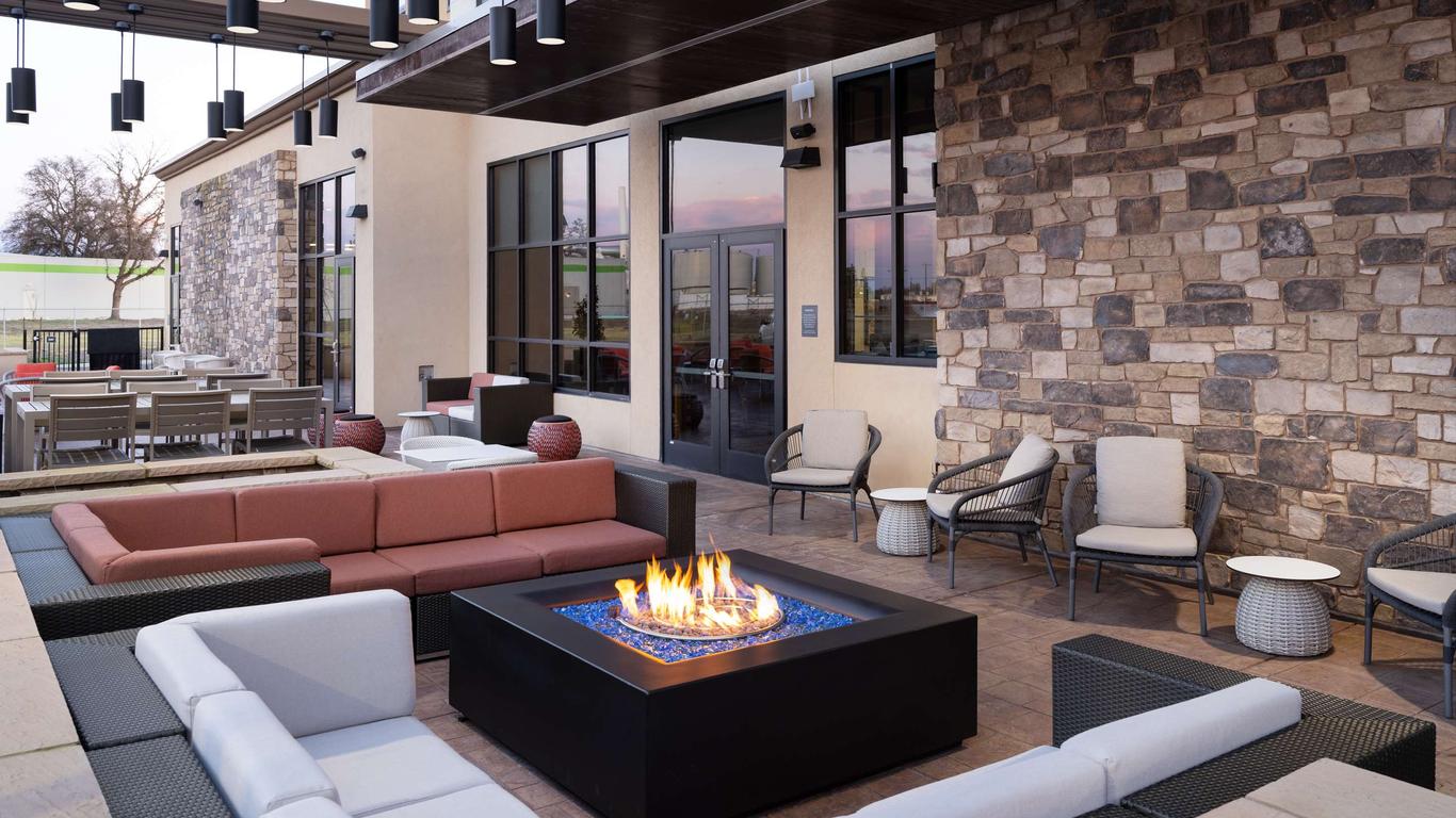 Hilton Garden Inn Visalia