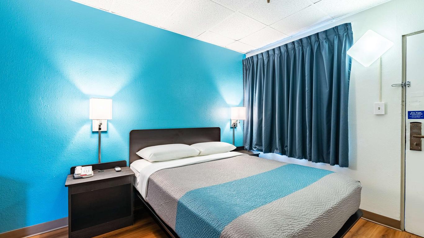 Motel 6 Elmsford, NY